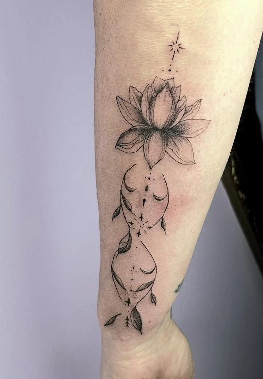 Ambiente igienizzato e strumenti sterili per tatuaggi sicuri